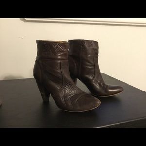 Frye Regina booties brown size 8